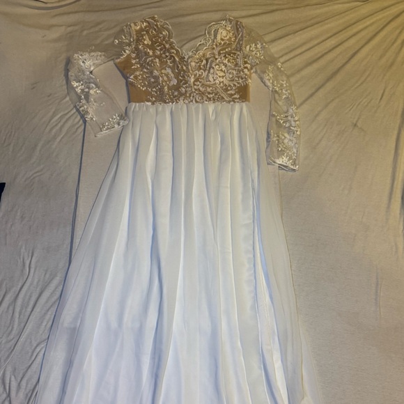 Dresses & Skirts - Vintage Elegant White Lace Dress